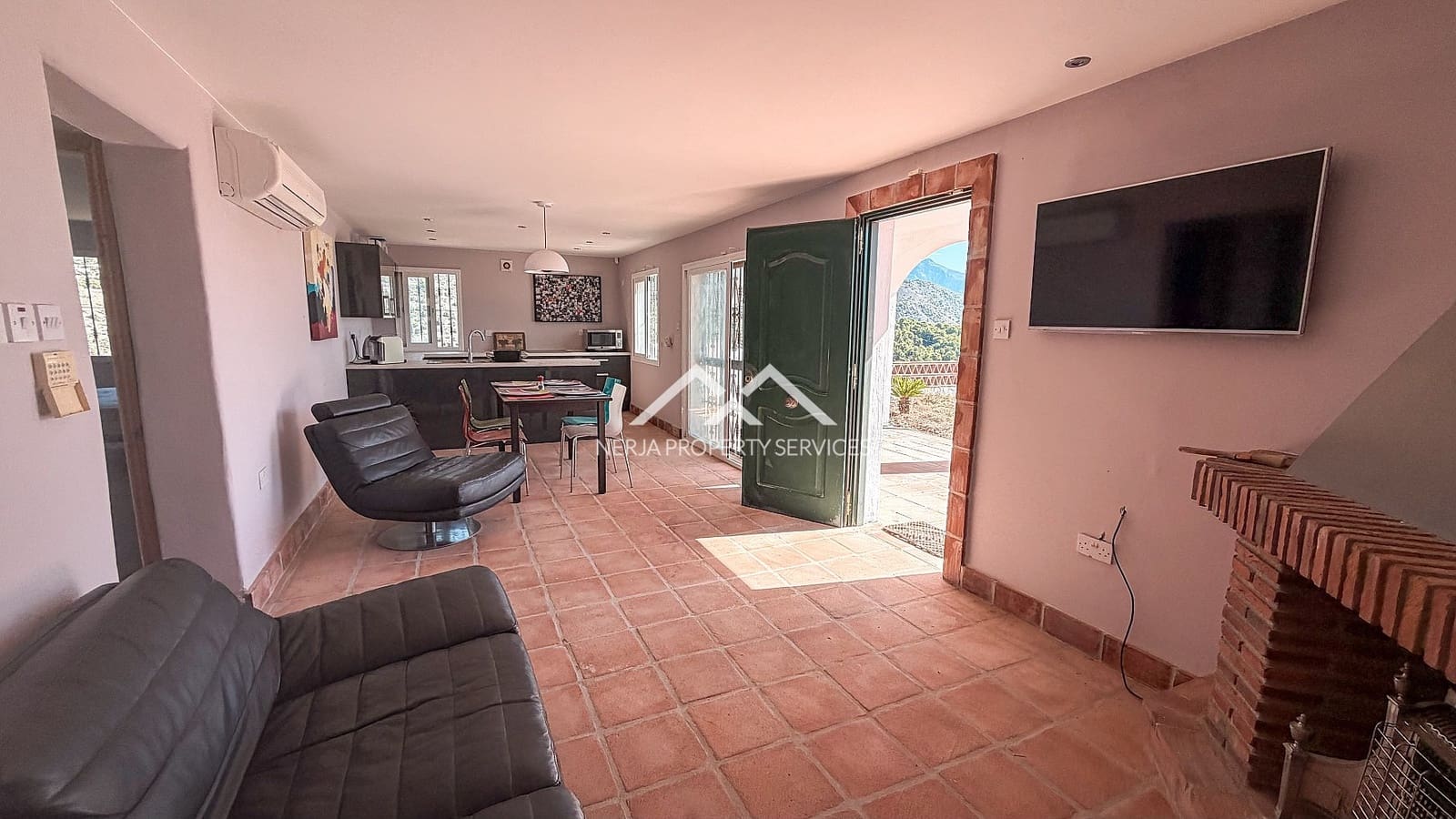 2 bedroom Villa for sale in Frigiliana with pool garage - € 395,000 (Ref: 10117489)