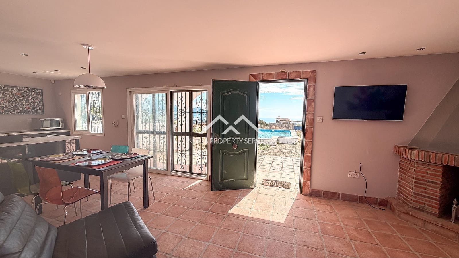 2 bedroom Villa for sale in Frigiliana with pool garage - € 395,000 (Ref: 10117489)
