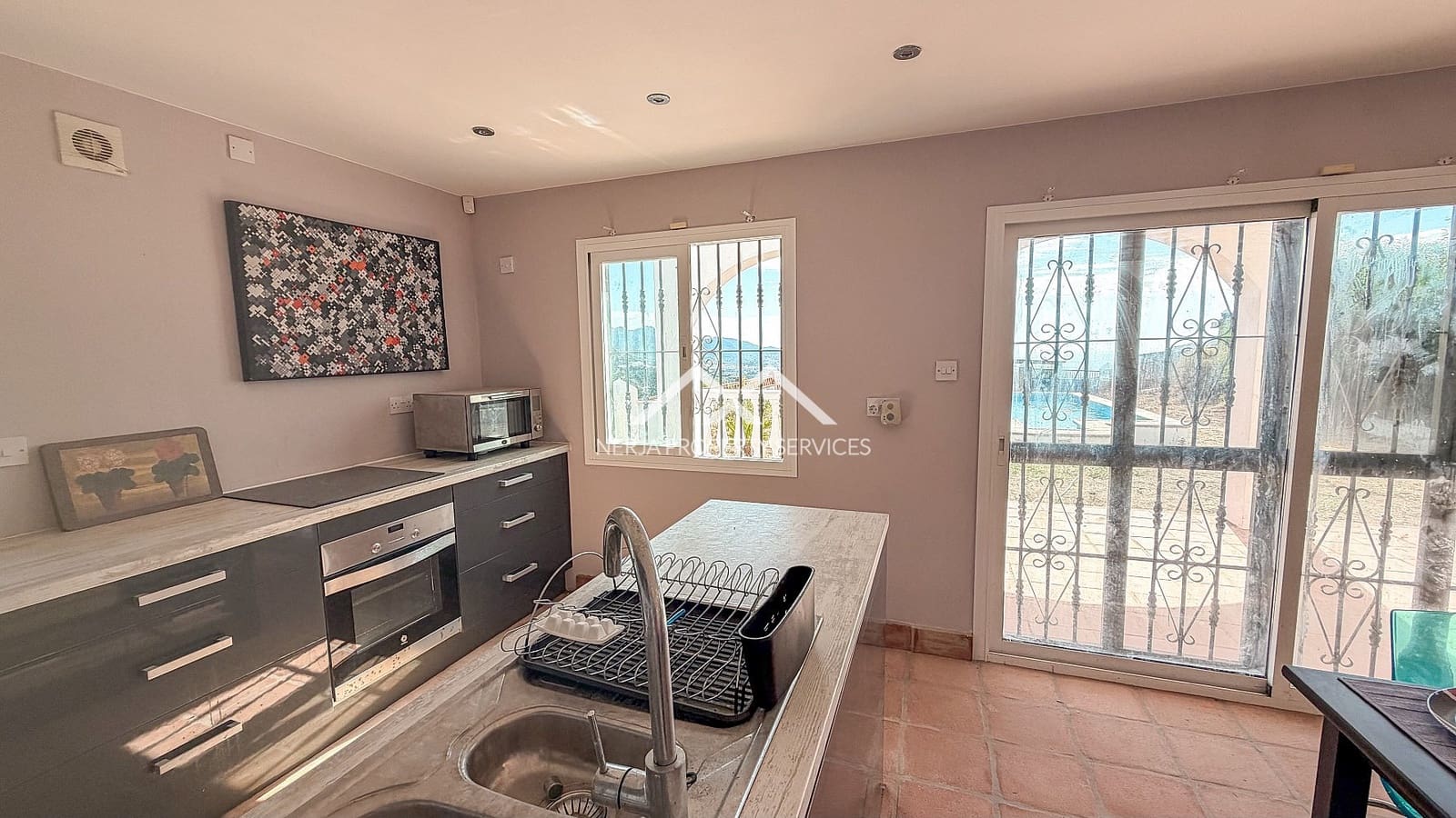 2 bedroom Villa for sale in Frigiliana with pool garage - € 395,000 (Ref: 10117489)