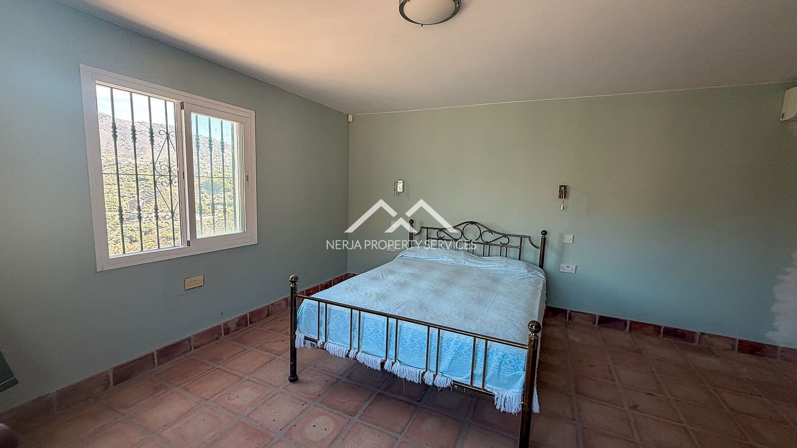 2 bedroom Villa for sale in Frigiliana with pool garage - € 395,000 (Ref: 10117489)