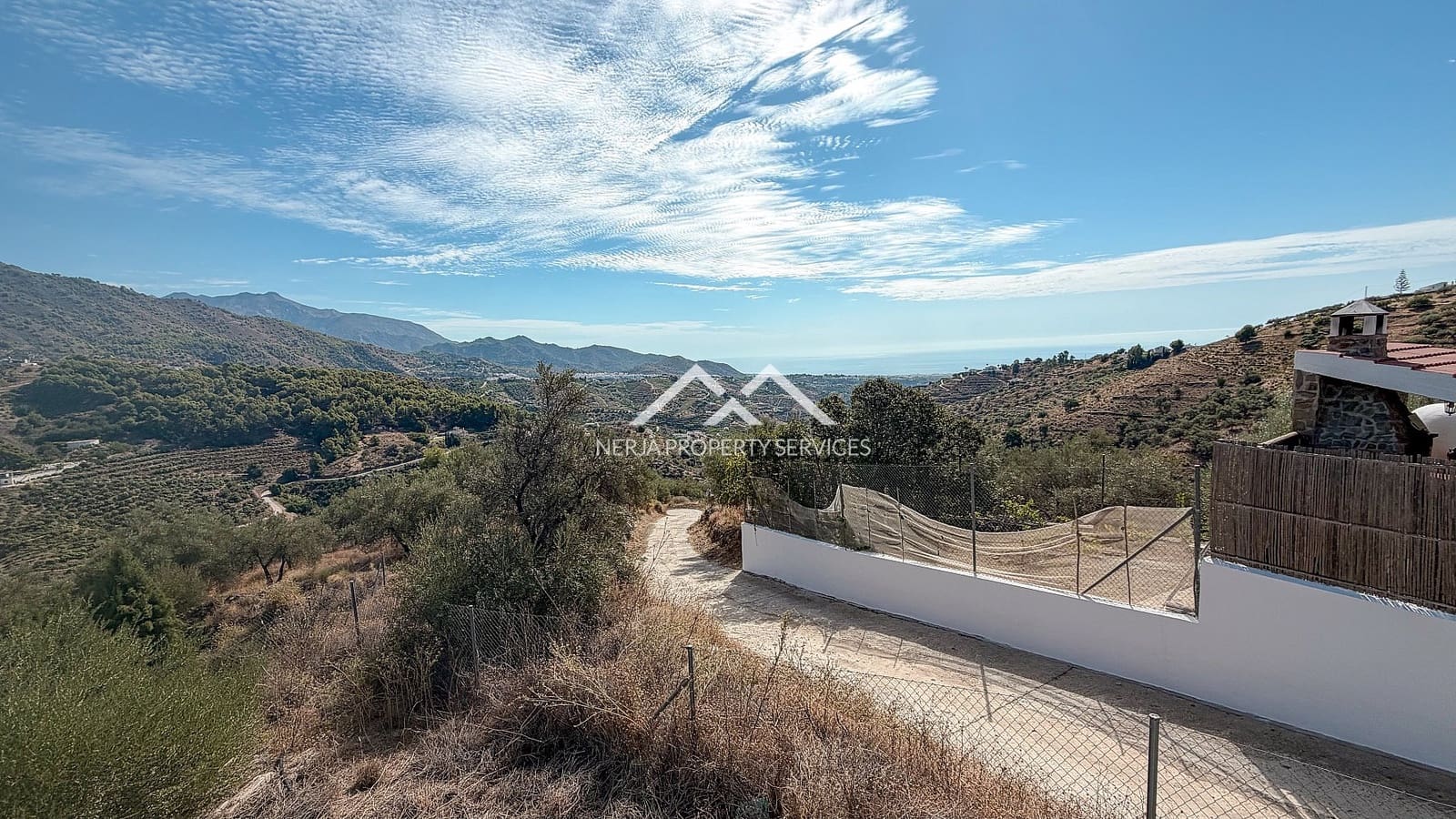 2 bedroom Villa for sale in Frigiliana with pool garage - € 395,000 (Ref: 10117489)