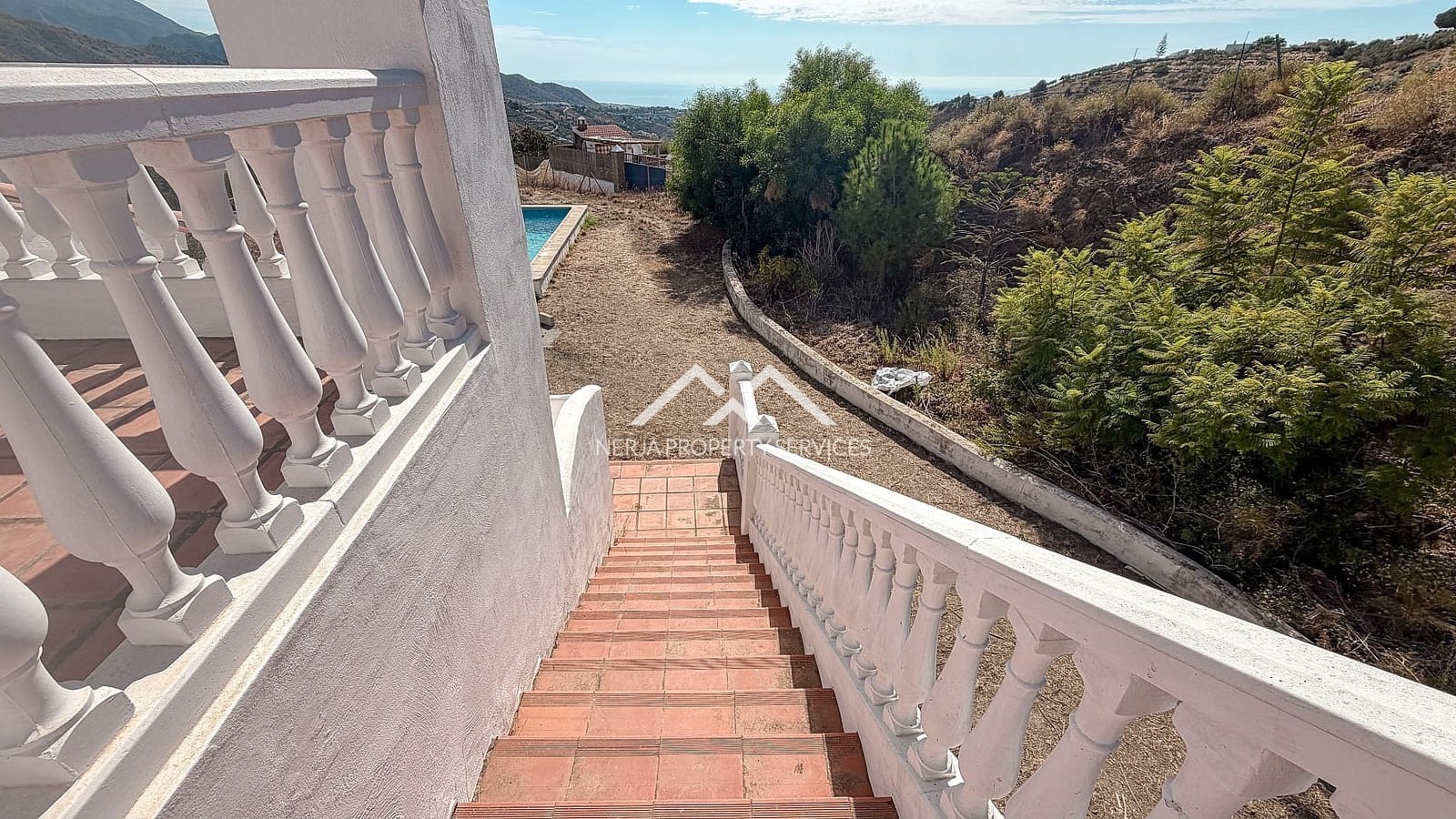 2 bedroom Villa for sale in Frigiliana with pool garage - € 395,000 (Ref: 10117489)