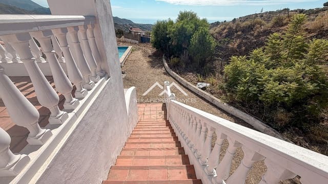 2 bedroom Villa for sale in Frigiliana with pool garage - € 395,000 (Ref: 10117489)