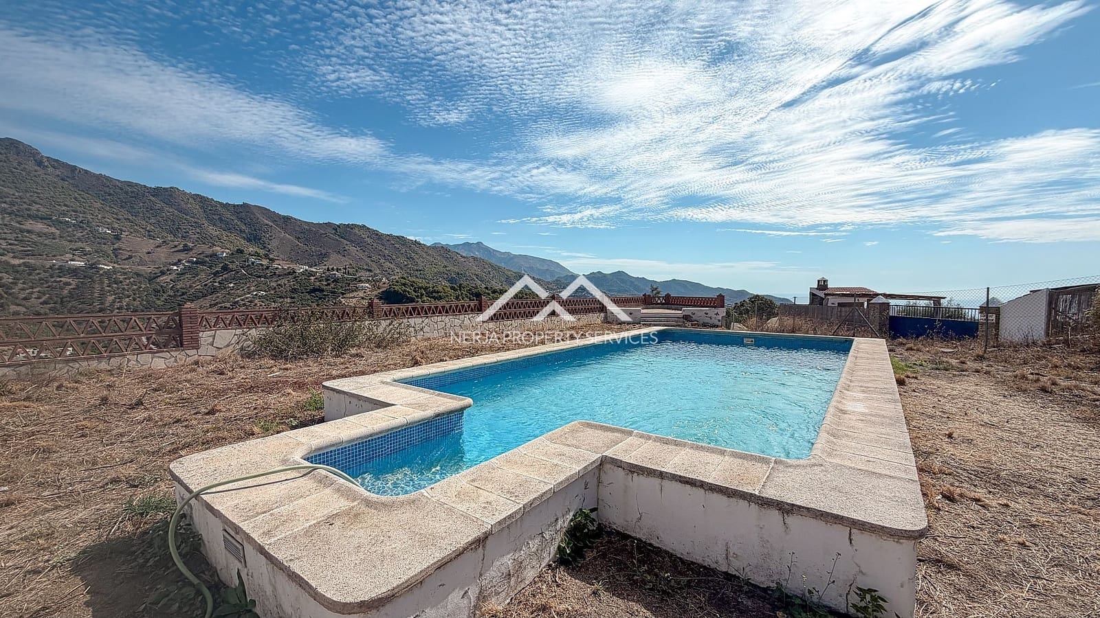 2 bedroom Villa for sale in Frigiliana with pool garage - € 395,000 (Ref: 10117489)