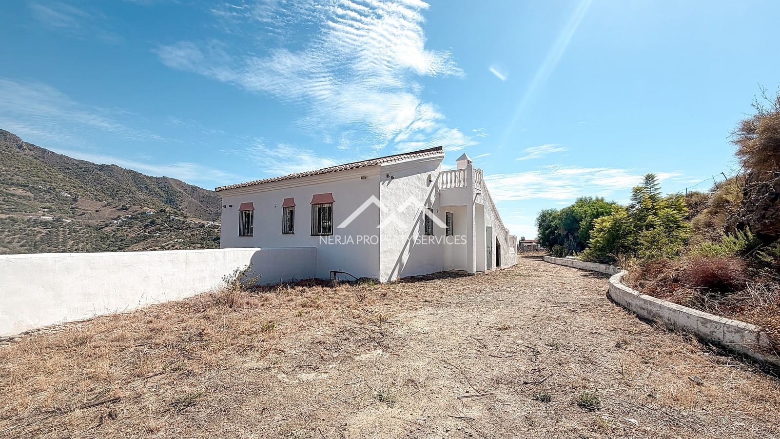 2 bedroom Villa for sale in Frigiliana with pool garage - € 395,000 (Ref: 10117489)