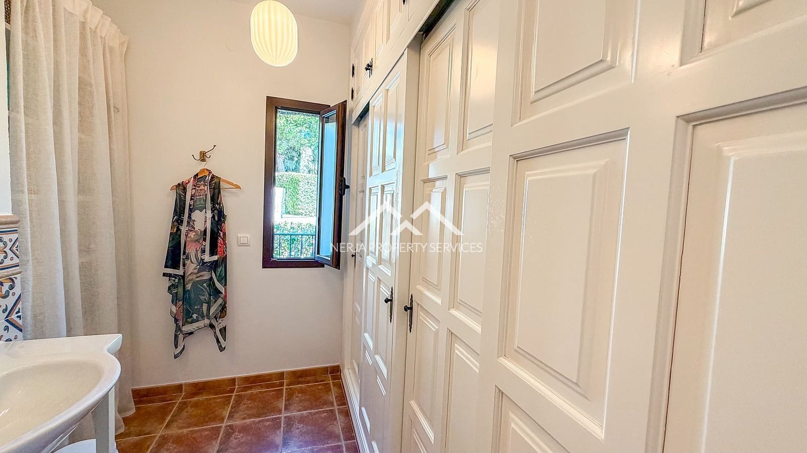 5 bedroom Villa for sale in Frigiliana with pool garage - € 1,295,000 (Ref: 10124769)