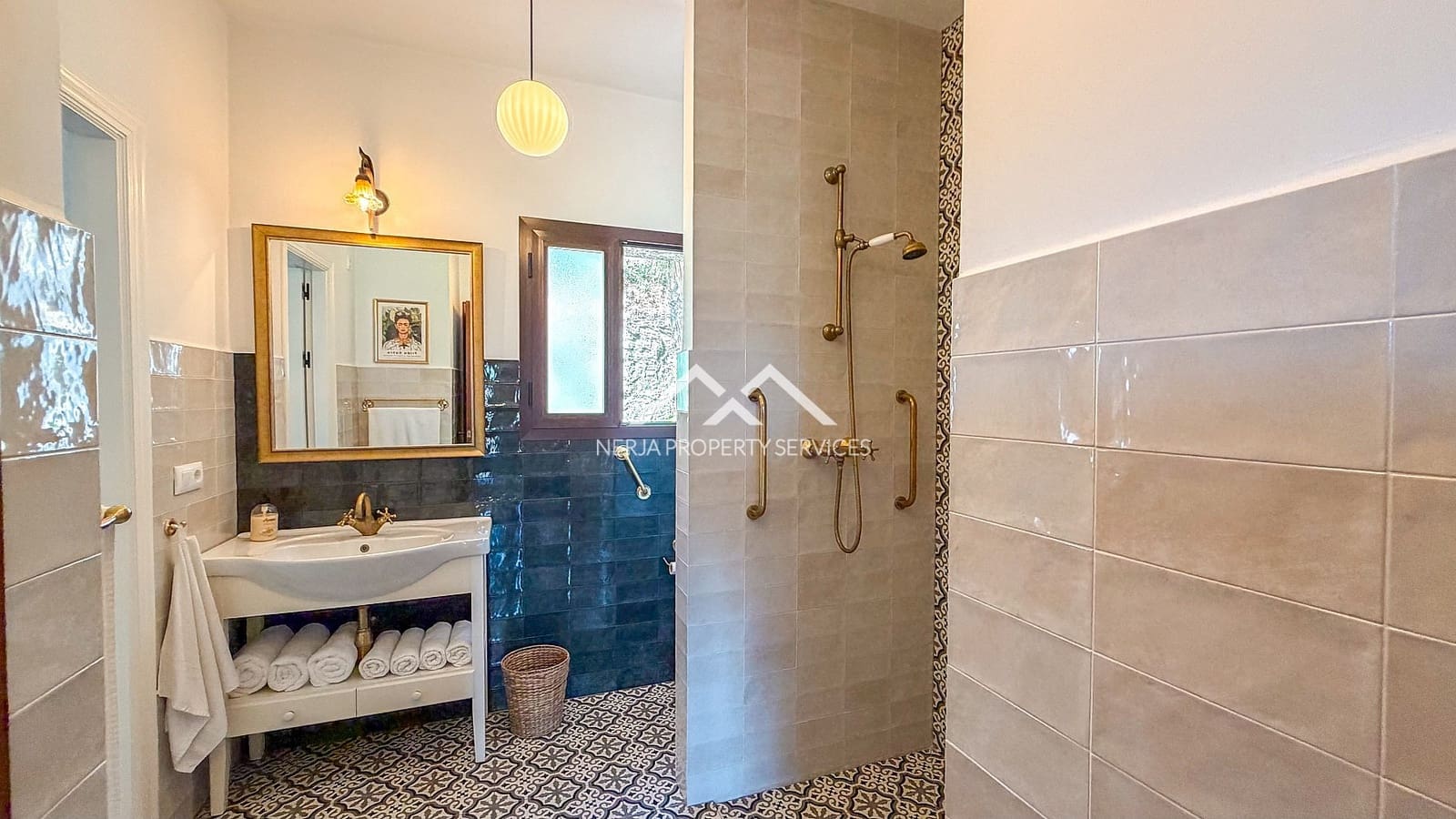 5 bedroom Villa for sale in Frigiliana with pool garage - € 1,295,000 (Ref: 10124769)