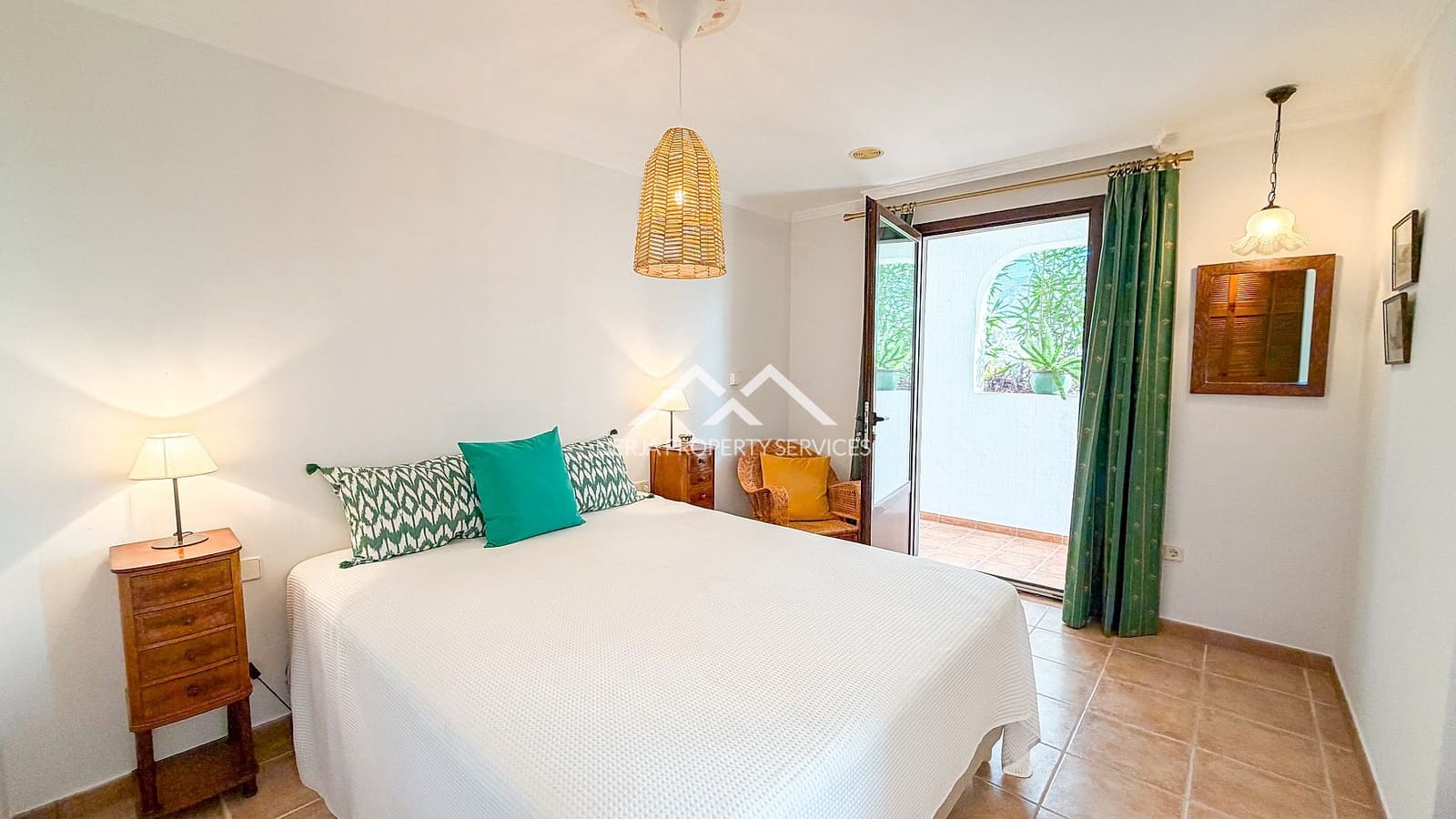 5 bedroom Villa for sale in Frigiliana with pool garage - € 1,295,000 (Ref: 10124769)