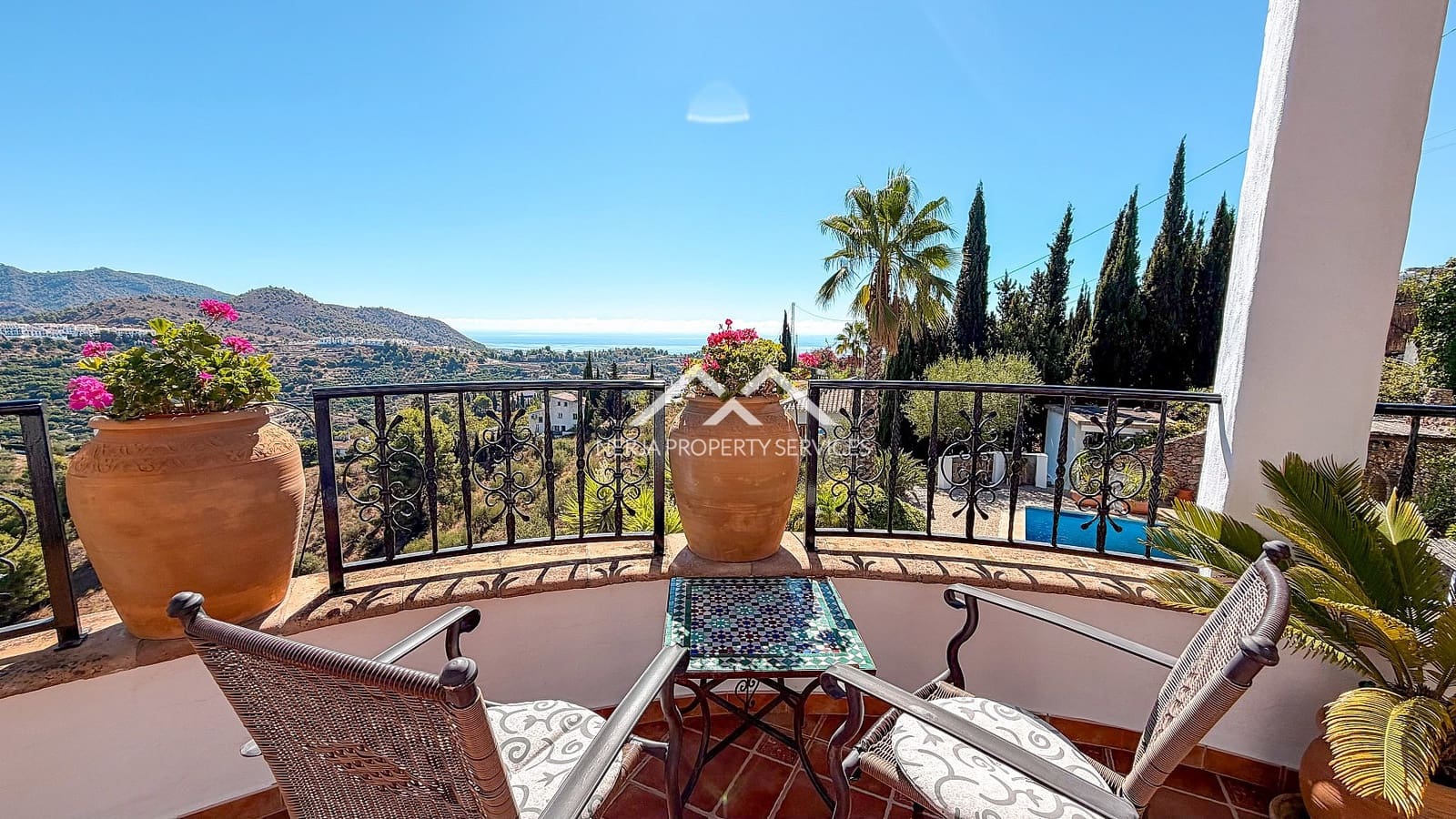 5 bedroom Villa for sale in Frigiliana with pool garage - € 1,295,000 (Ref: 10124769)