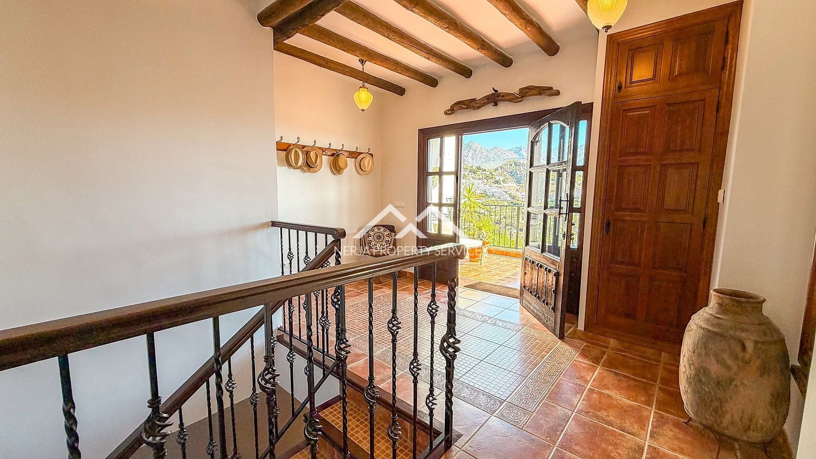 5 bedroom Villa for sale in Frigiliana with pool garage - € 1,295,000 (Ref: 10124769)