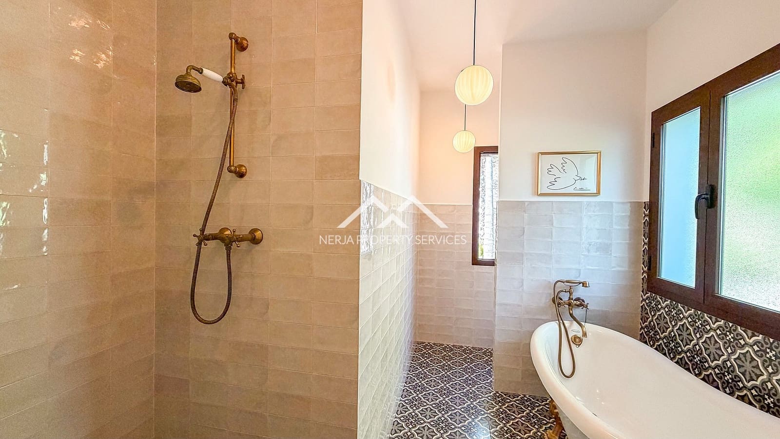 5 bedroom Villa for sale in Frigiliana with pool garage - € 1,295,000 (Ref: 10124769)