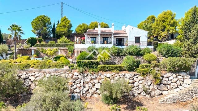 5 bedroom Villa for sale in Frigiliana with pool garage - € 1,295,000 (Ref: 10124769)