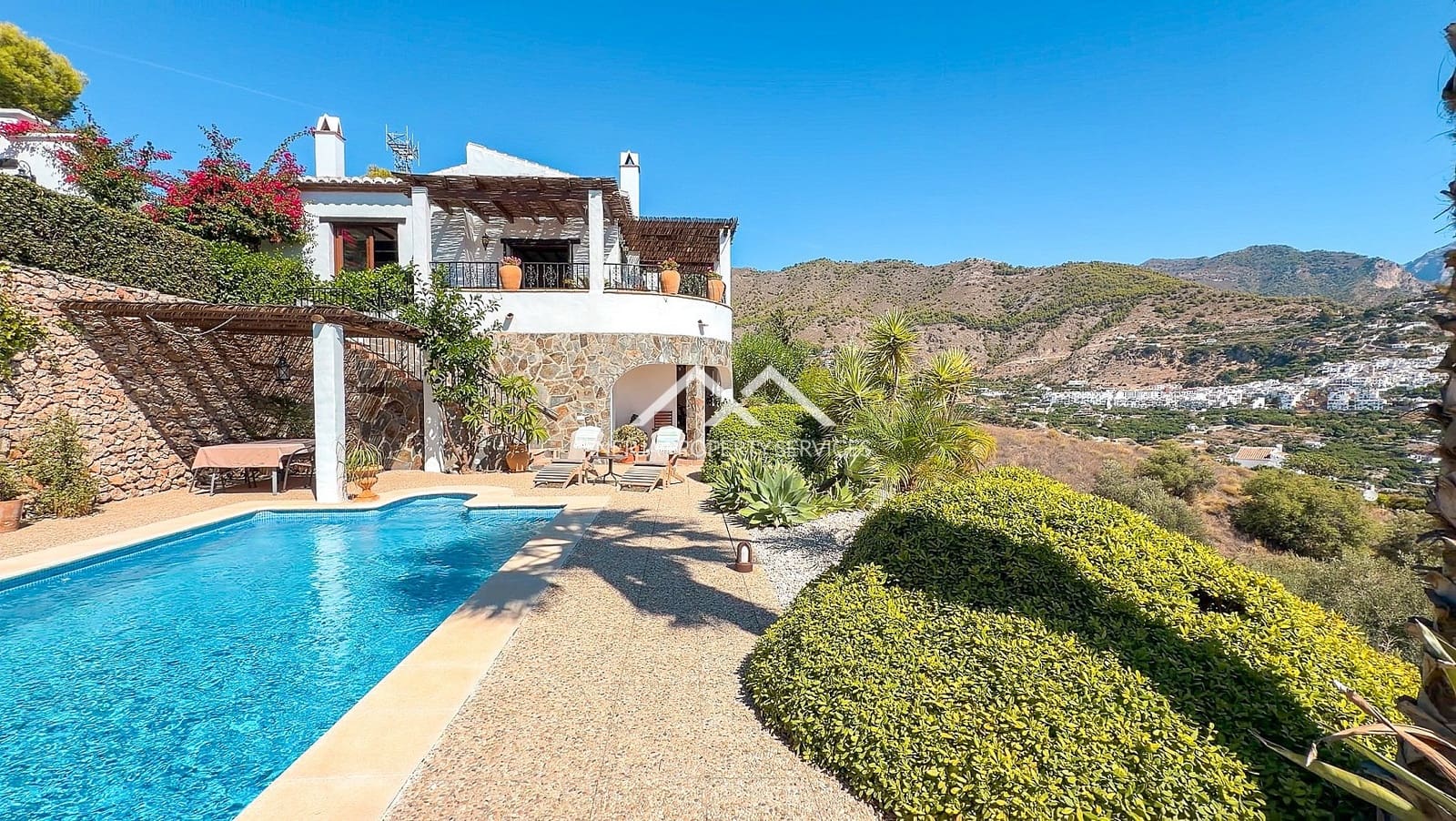5 bedroom Villa for sale in Frigiliana with pool garage - € 1,295,000 (Ref: 10124769)