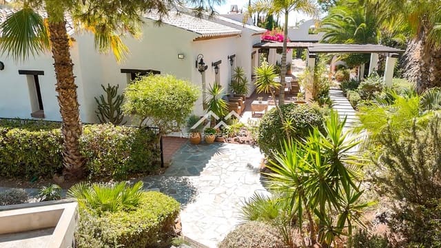 5 bedroom Villa for sale in Frigiliana with pool garage - € 1,295,000 (Ref: 10124769)