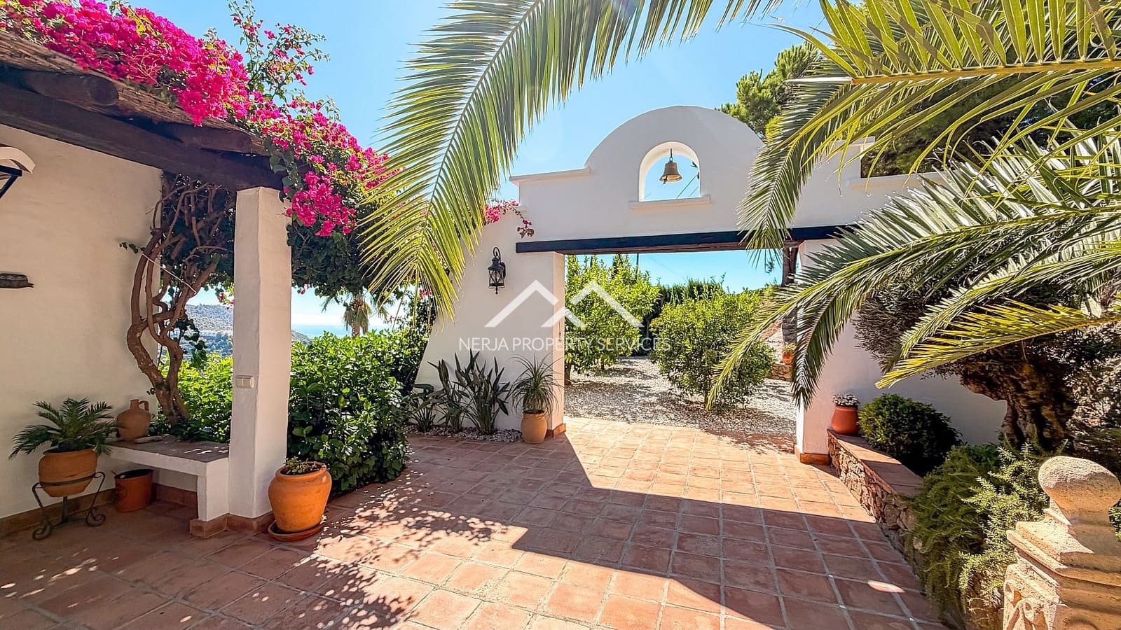 5 bedroom Villa for sale in Frigiliana with pool garage - € 1,295,000 (Ref: 10124769)