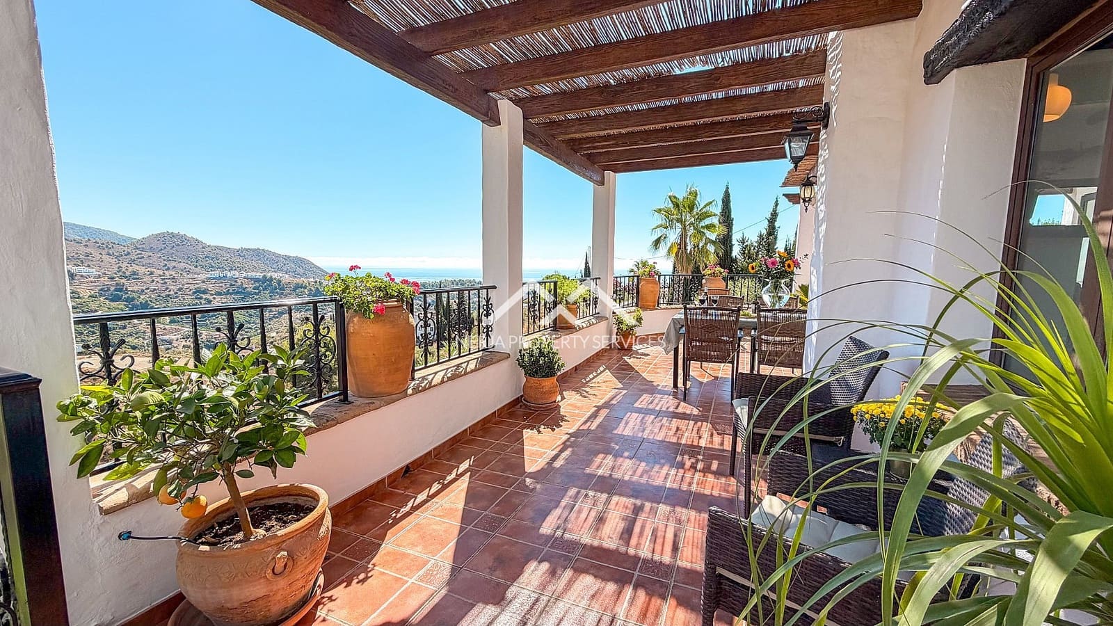 5 bedroom Villa for sale in Frigiliana with pool garage - € 1,295,000 (Ref: 10124769)