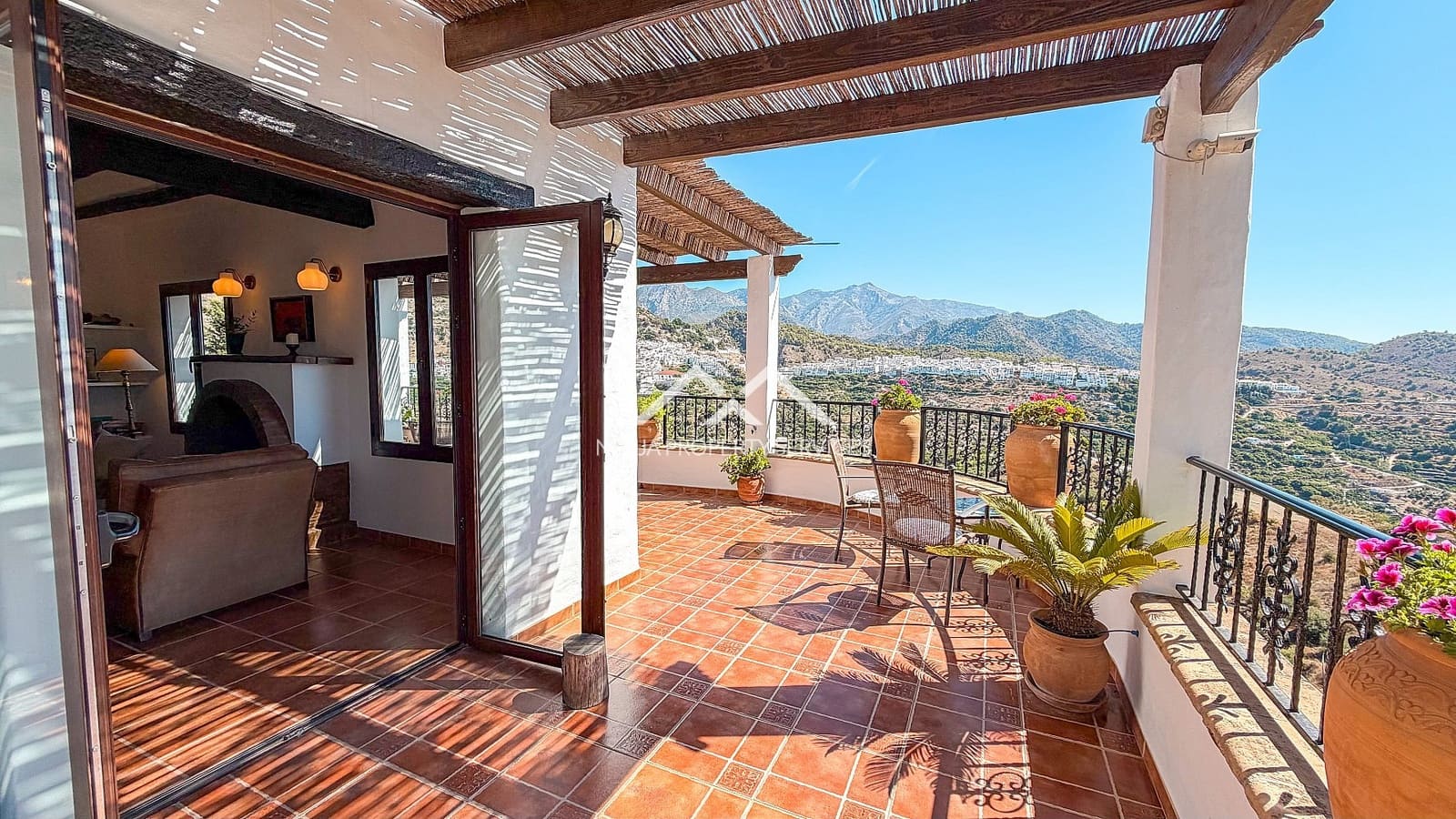 5 bedroom Villa for sale in Frigiliana with pool garage - € 1,295,000 (Ref: 10124769)