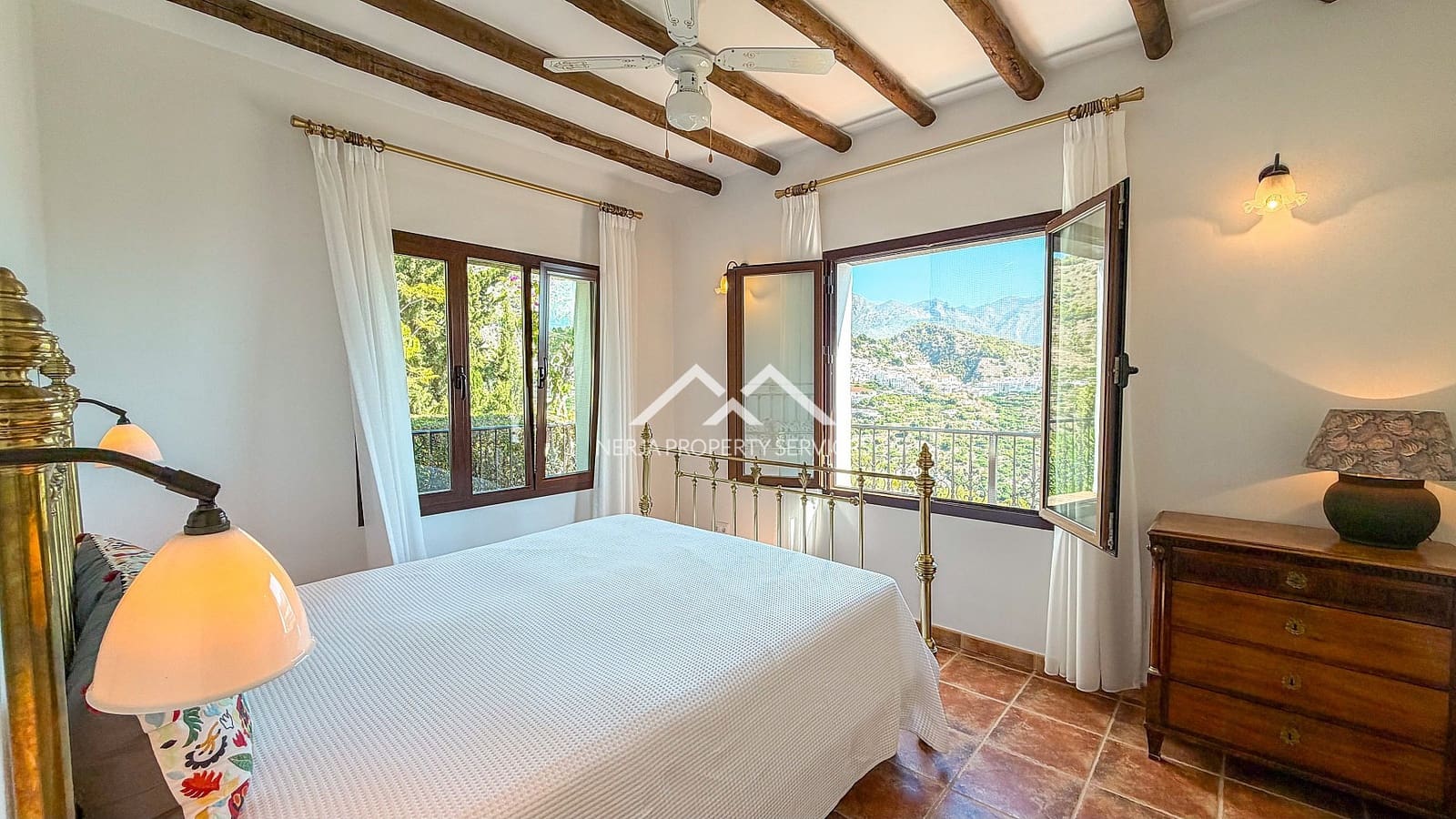 5 bedroom Villa for sale in Frigiliana with pool garage - € 1,295,000 (Ref: 10124769)