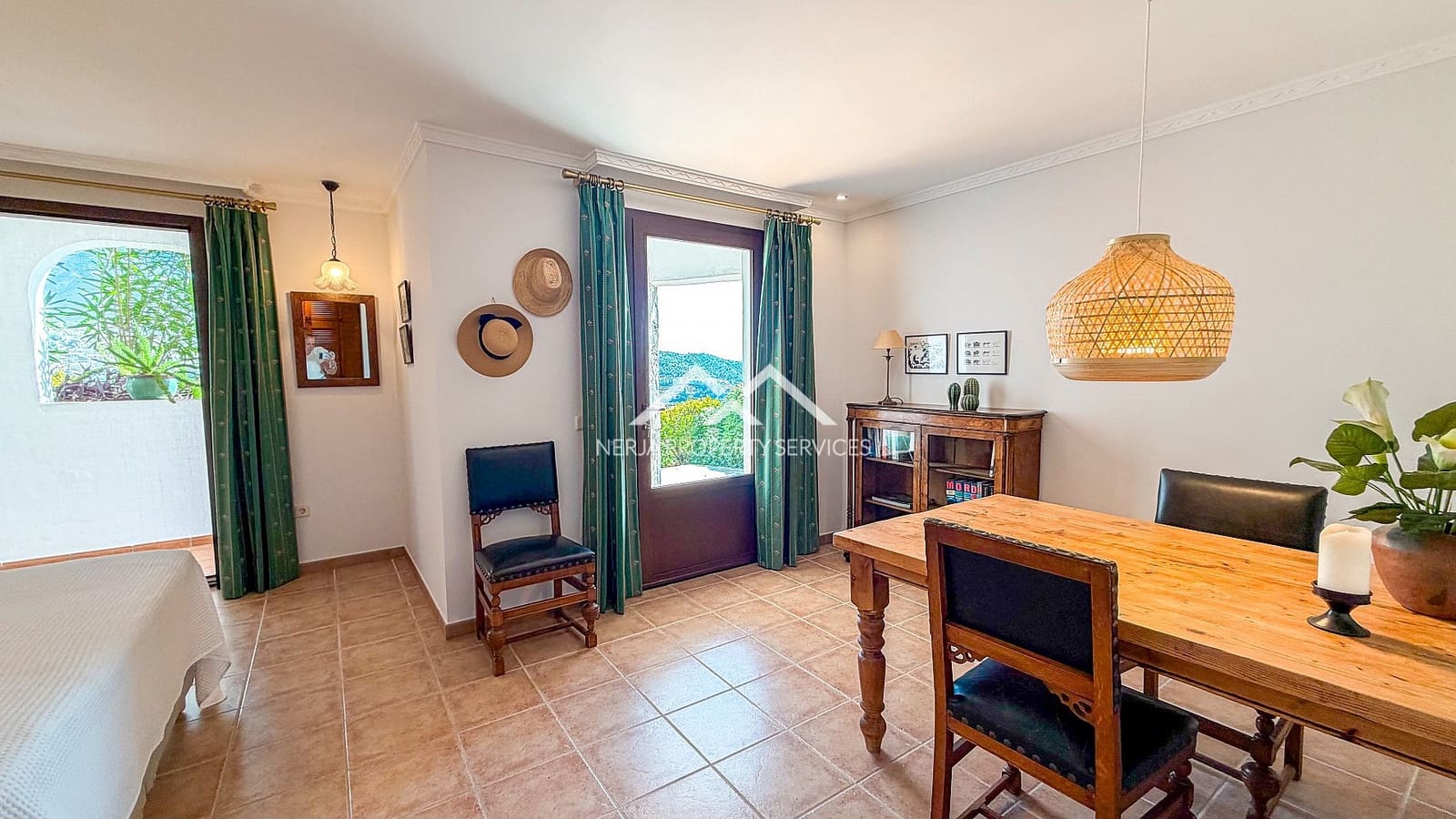 5 bedroom Villa for sale in Frigiliana with pool garage - € 1,295,000 (Ref: 10124769)