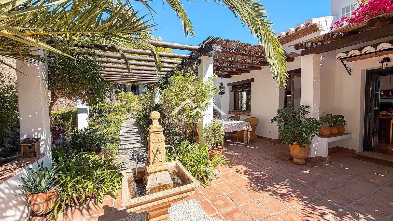 5 bedroom Villa for sale in Frigiliana with pool garage - € 1,295,000 (Ref: 10124769)
