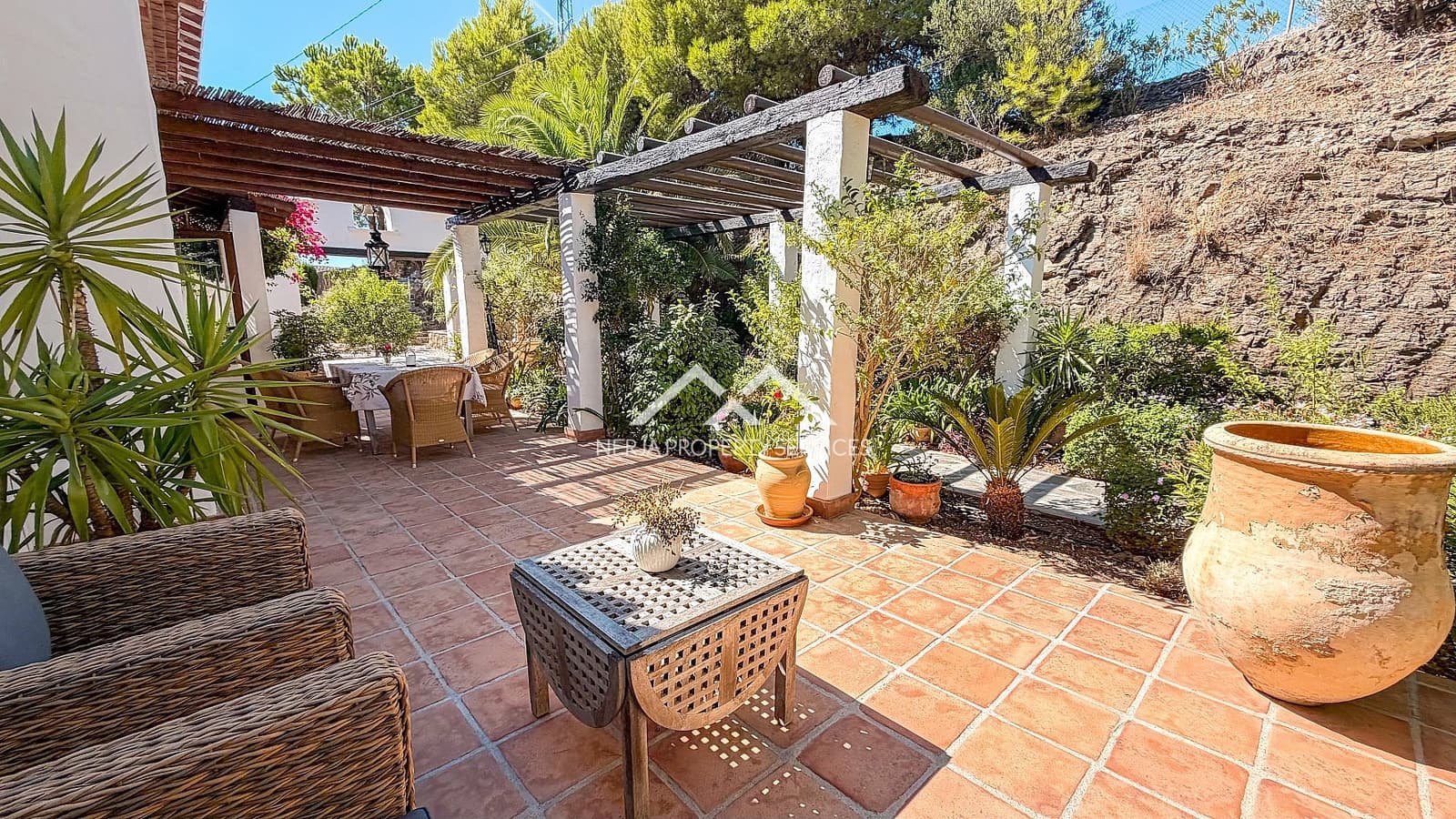 5 bedroom Villa for sale in Frigiliana with pool garage - € 1,295,000 (Ref: 10124769)