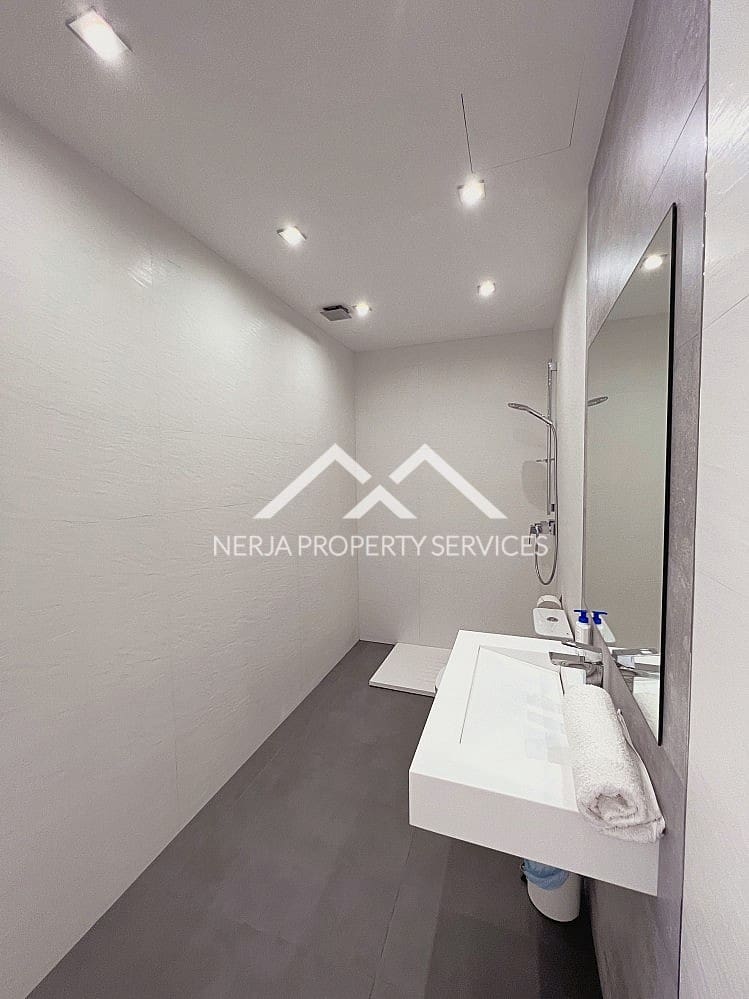 3 bedroom Villa for rent in Frigiliana with pool garage - € 3,000 (Ref: 10140307)
