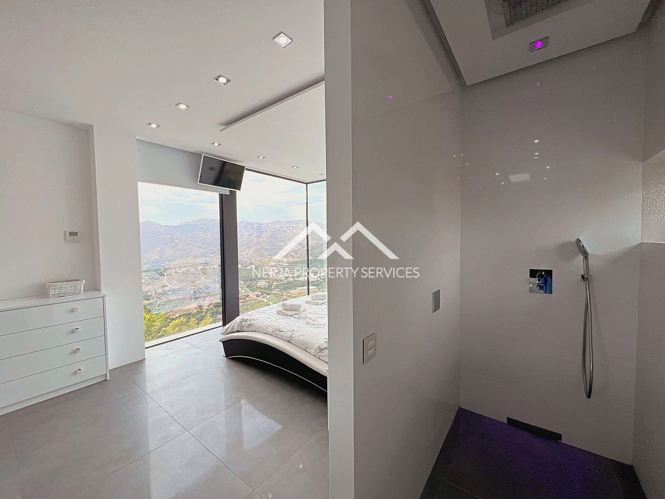 3 bedroom Villa for rent in Frigiliana with pool garage - € 3,000 (Ref: 10140307)