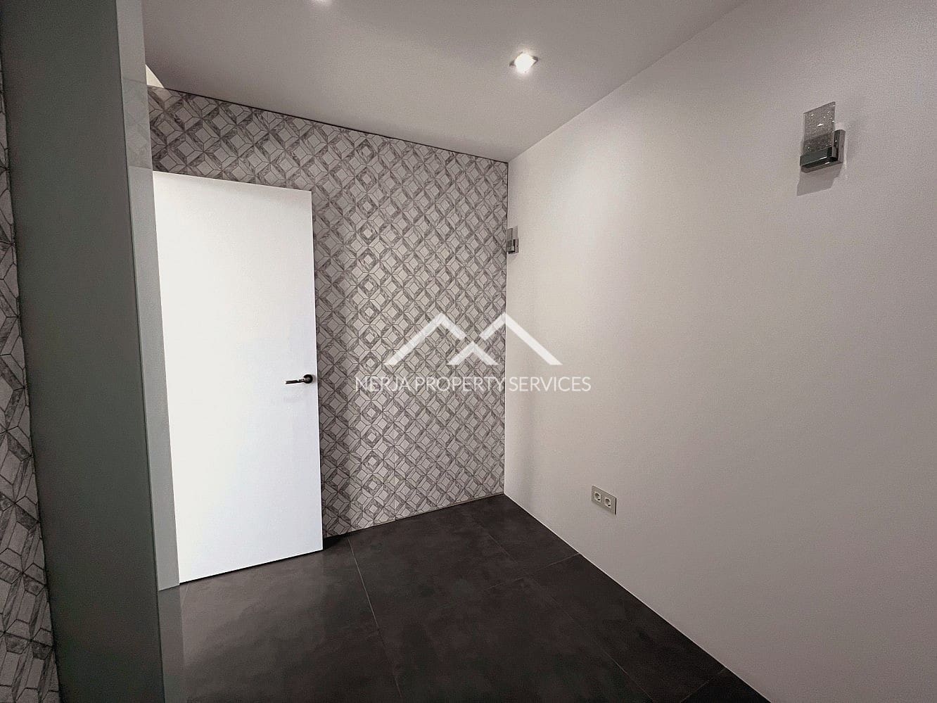 3 bedroom Villa for rent in Frigiliana with pool garage - € 3,000 (Ref: 10140307)