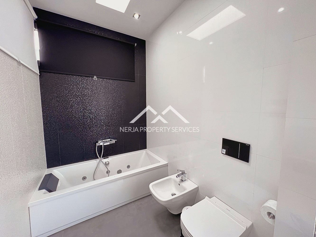3 bedroom Villa for rent in Frigiliana with pool garage - € 3,000 (Ref: 10140307)