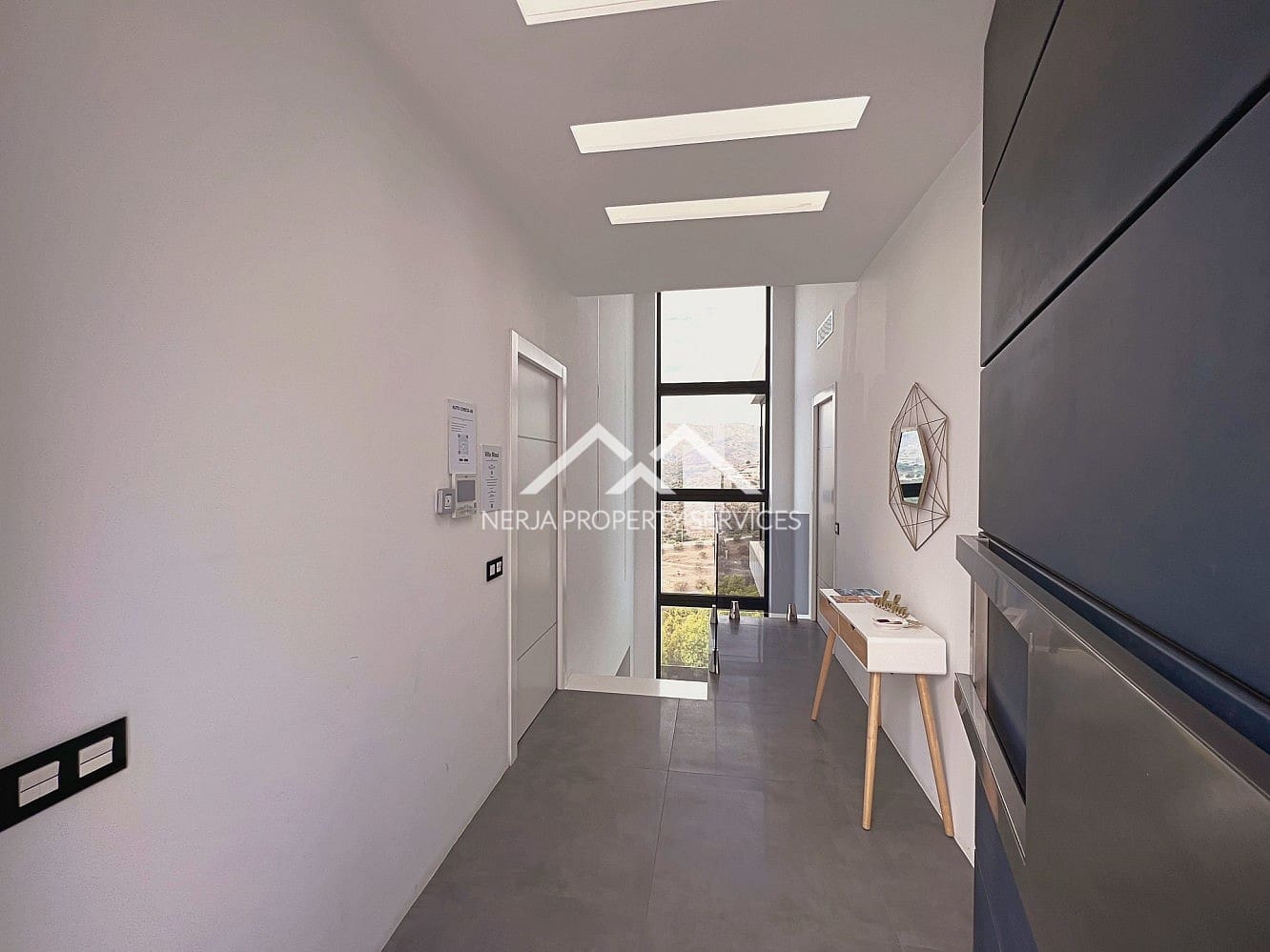 3 bedroom Villa for rent in Frigiliana with pool garage - € 3,000 (Ref: 10140307)