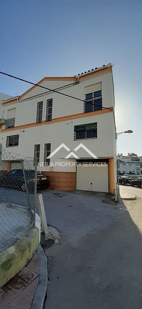 2 bedroom Townhouse for rent in Torrox-Costa with garage - € 850 (Ref: 10163811)