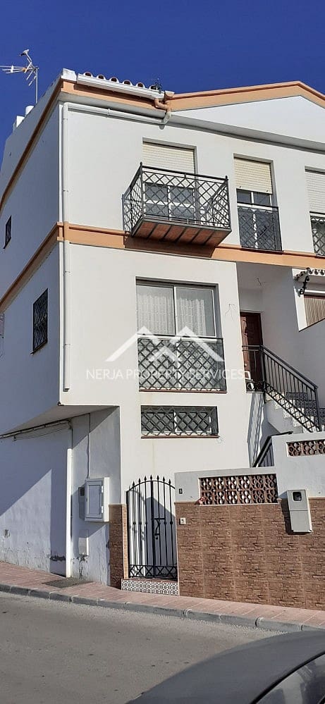 2 bedroom Townhouse for rent in Torrox-Costa with garage - € 850 (Ref: 10163811)