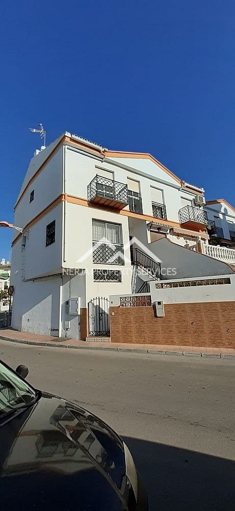 2 bedroom Townhouse for rent in Torrox-Costa with garage - € 850 (Ref: 10163811)