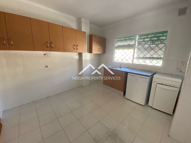 2 bedroom Townhouse for rent in El Peñoncillo, Torrox with garage - € 850 (Ref: 10163811)