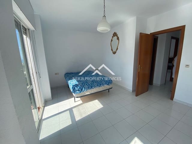 2 bedroom Townhouse for rent in El Peñoncillo, Torrox with garage - € 850 (Ref: 10163811)