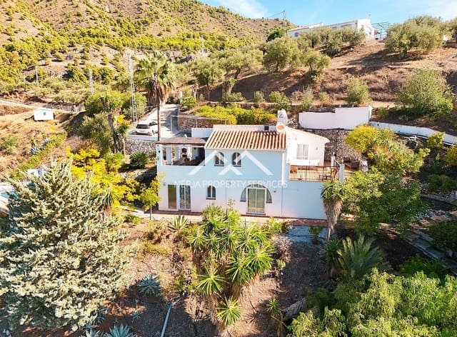 Chalet de 3 habitaciones en Frigiliana en venta con piscina garaje - 599.000 € (Ref: 10169245)