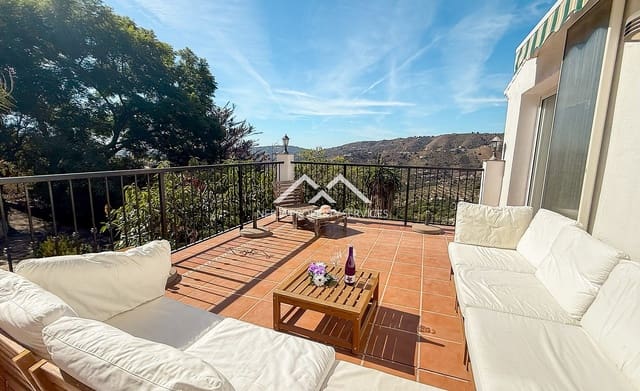 Chalet de 3 habitaciones en Frigiliana en venta con piscina garaje - 599.000 € (Ref: 10169245)