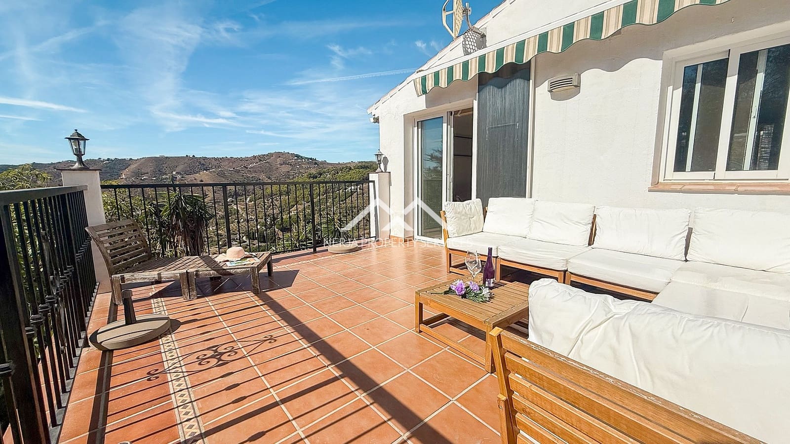 Chalet de 3 habitaciones en Frigiliana en venta con piscina garaje - 599.000 € (Ref: 10169245)