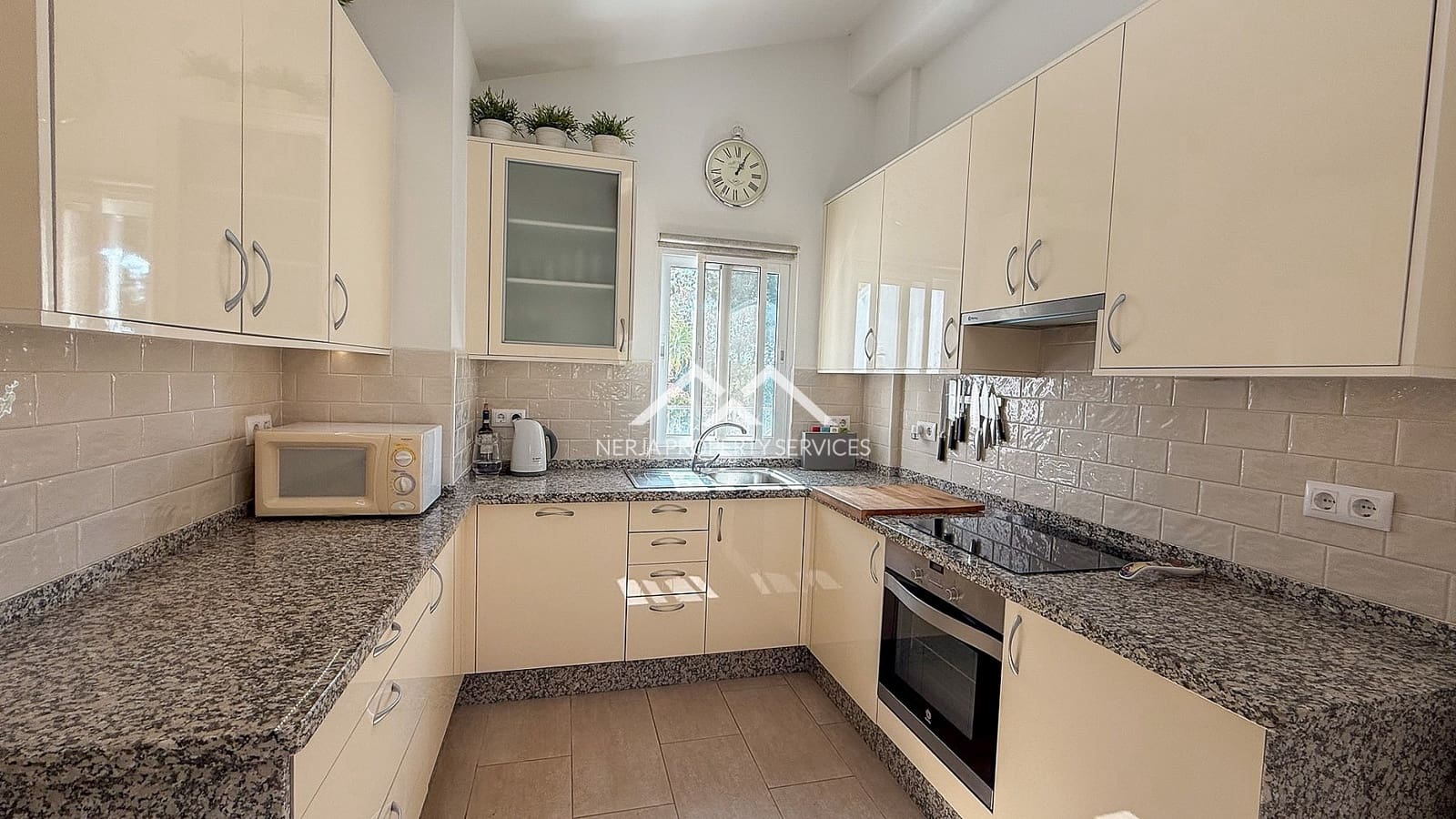 Chalet de 3 habitaciones en Frigiliana en venta con piscina garaje - 599.000 € (Ref: 10169245)