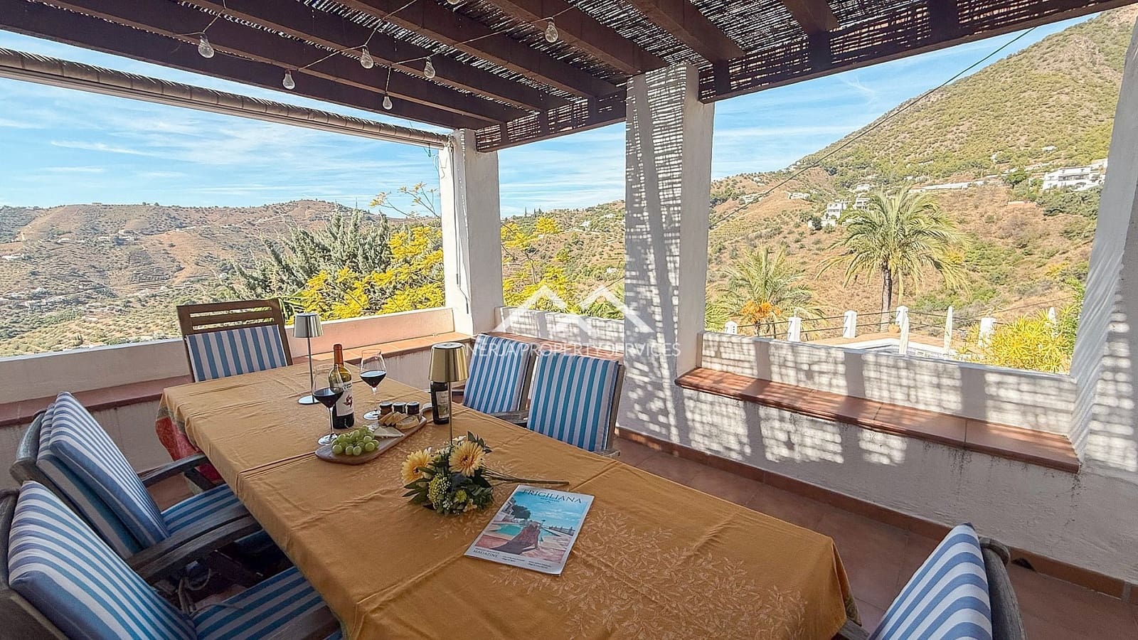Chalet de 3 habitaciones en Frigiliana en venta con piscina garaje - 599.000 € (Ref: 10169245)