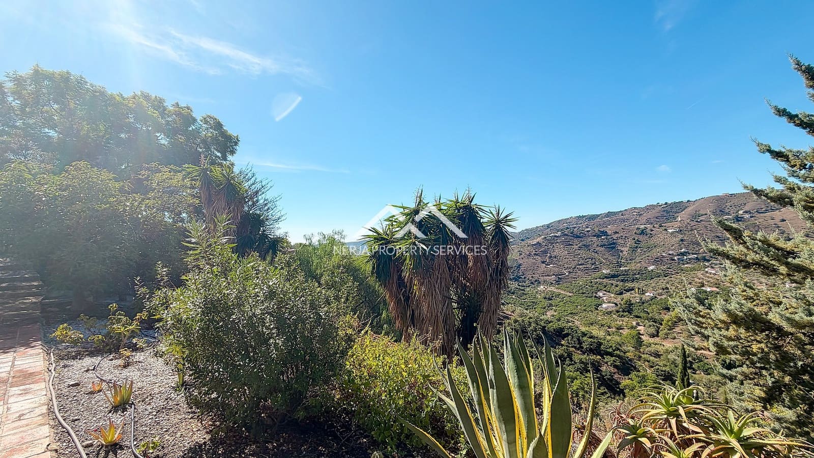 Chalet de 3 habitaciones en Frigiliana en venta con piscina garaje - 599.000 € (Ref: 10169245)