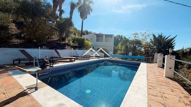 Chalet de 3 habitaciones en Frigiliana en venta con piscina garaje - 599.000 € (Ref: 10169245)