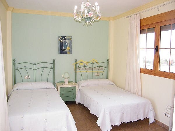 7 soverom Villa til salgs i Nerja med svømmebasseng garasje - € 769 900 (Ref: 4452360)