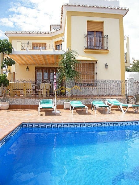 7 soverom Villa til salgs i Nerja med svømmebasseng garasje - € 769 900 (Ref: 4452360)