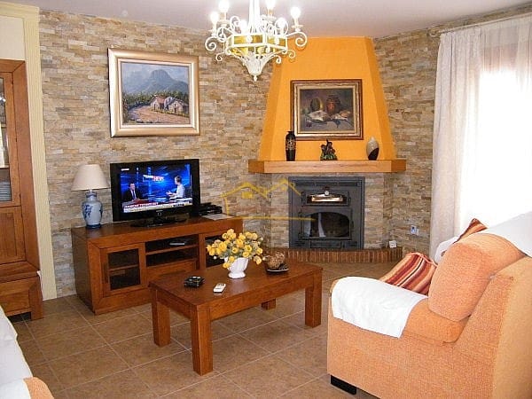 7 soverom Villa til salgs i Centro, Nerja med svømmebasseng garasje - € 769 900 (Ref: 4452360)