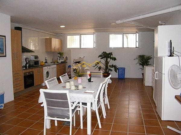 7 soverom Villa til salgs i Nerja med svømmebasseng garasje - € 769 900 (Ref: 4452360)