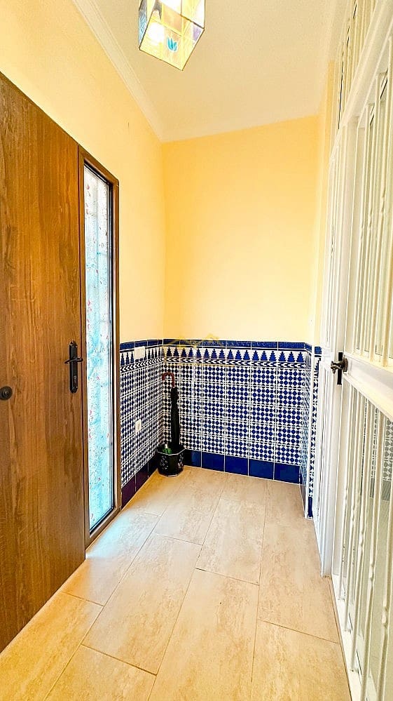 4 soveværelse Villa til salg i Maro med swimmingpool - € 365.000 (Ref: 4452434)