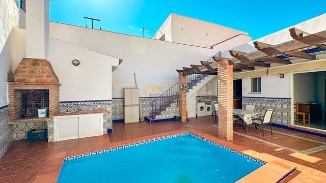 4 soveværelse Villa til salg i Maro, Nerja med swimmingpool - € 365.000 (Ref: 4452434)