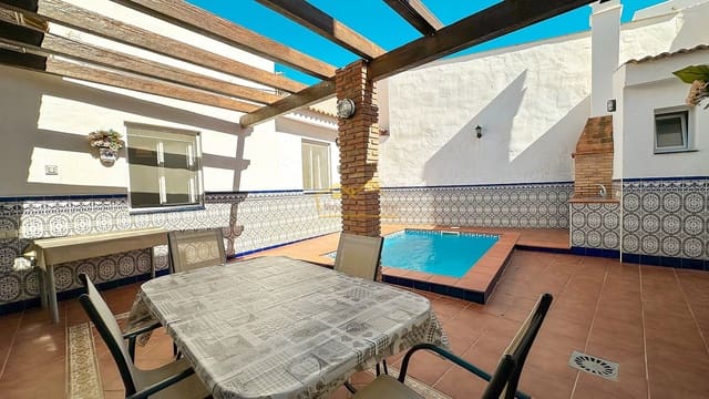 4 soveværelse Villa til salg i Maro, Nerja med swimmingpool - € 365.000 (Ref: 4452434)