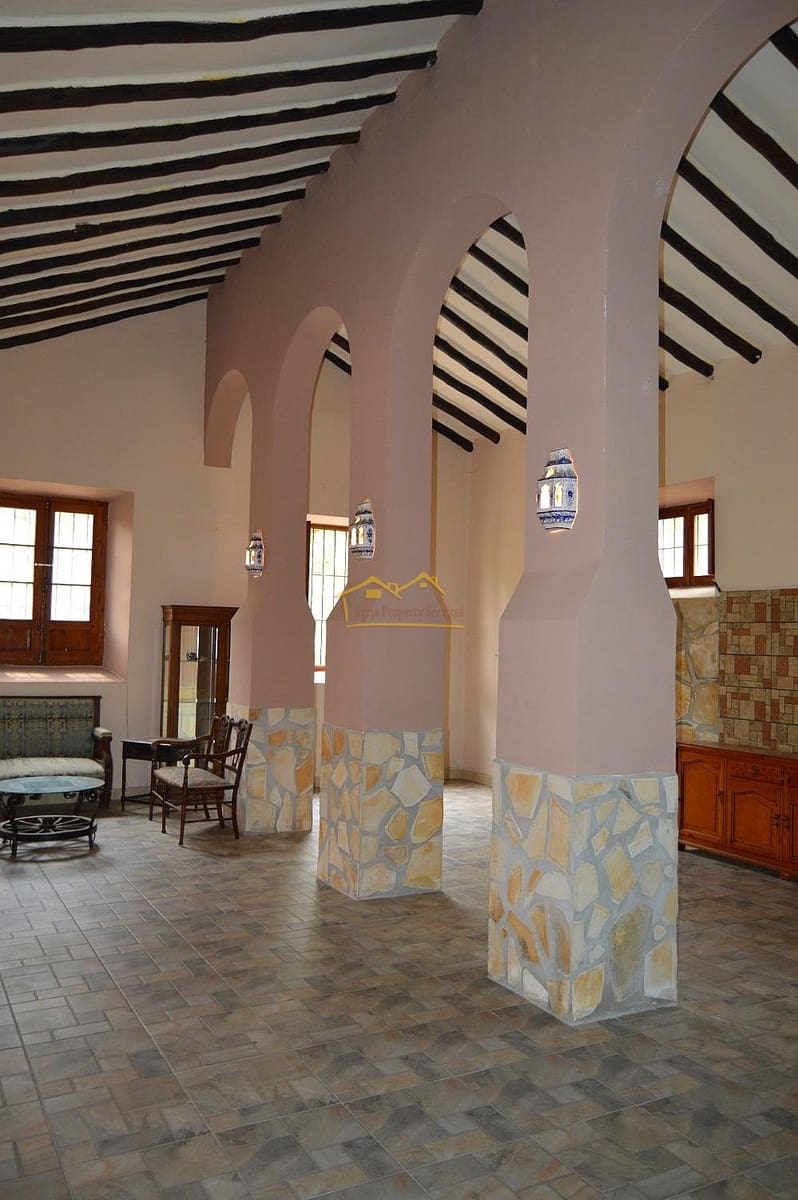 3 sypialnia Finka/Dom wiejski na sprzedaż w Nerja z basenem garażem - 995 000 € (Ref: 4452474)